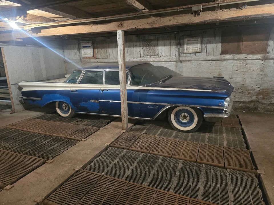 1959 Oldsmobile 88 - Image 2 of 6
