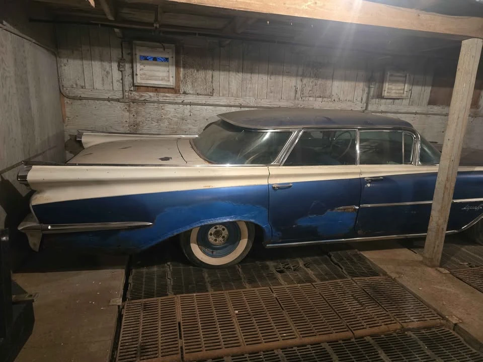 1959 Oldsmobile 88 - Image 5 of 6