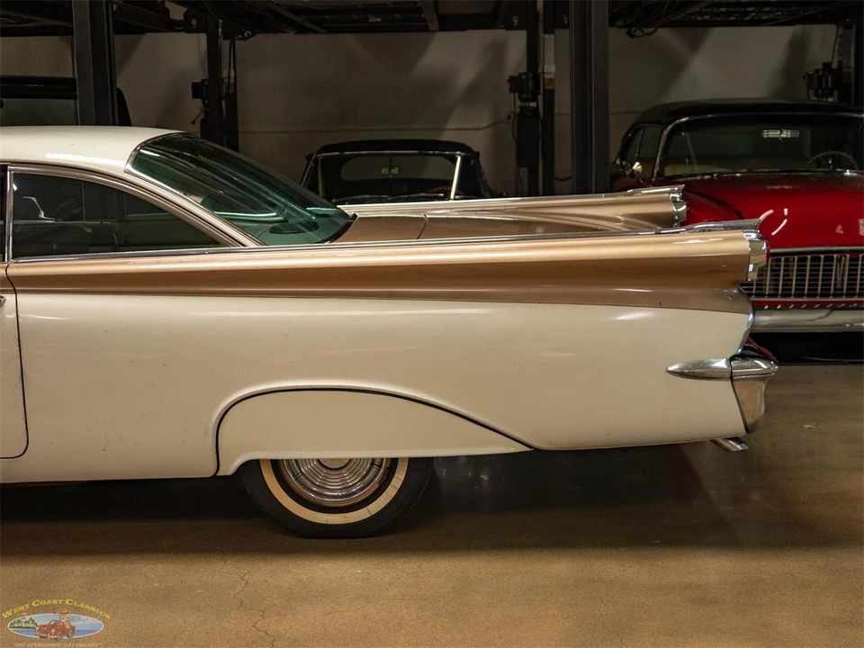 1959 Oldsmobile 88 - Image 7 of 31