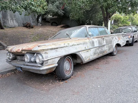 1959 Oldsmobile Ninety-Eight Holiday SportSedan
