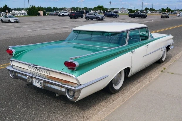 1959 Oldsmobile 88 - Image 2 of 8