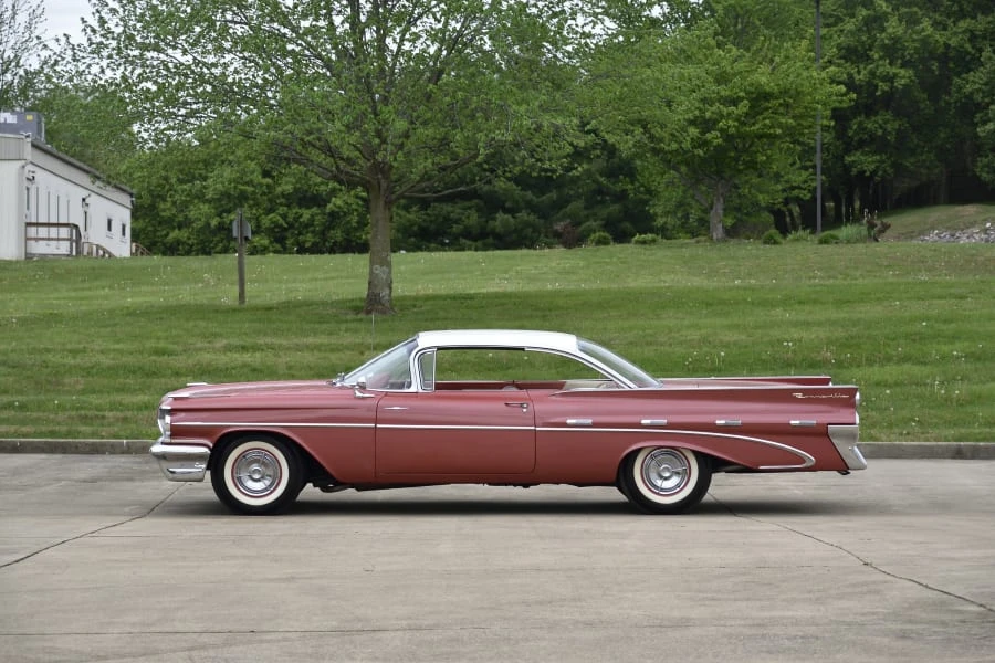 1959 Pontiac Bonneville 1st Gen - Image 15 of 29