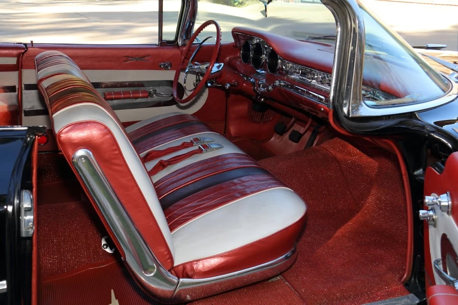 1959 Pontiac Bonneville 1st Gen - Image 16 of 30