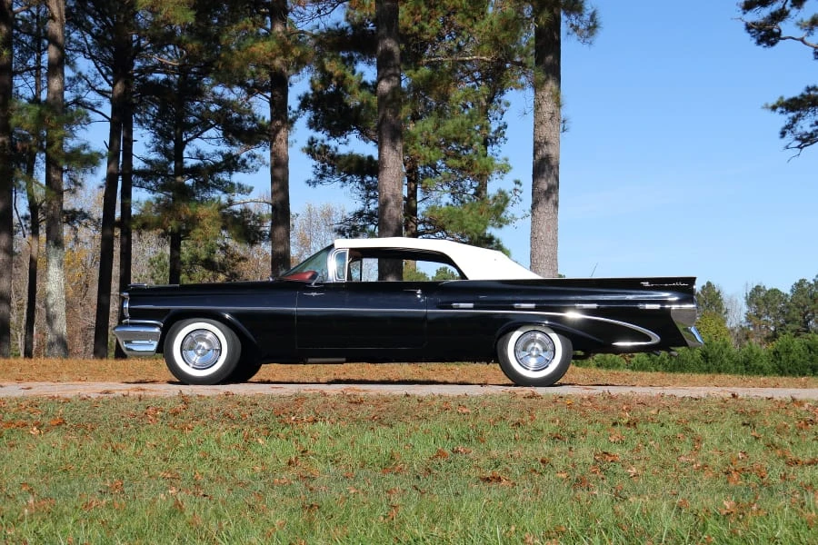 1959 Pontiac Bonneville 1st Gen - Image 14 of 30