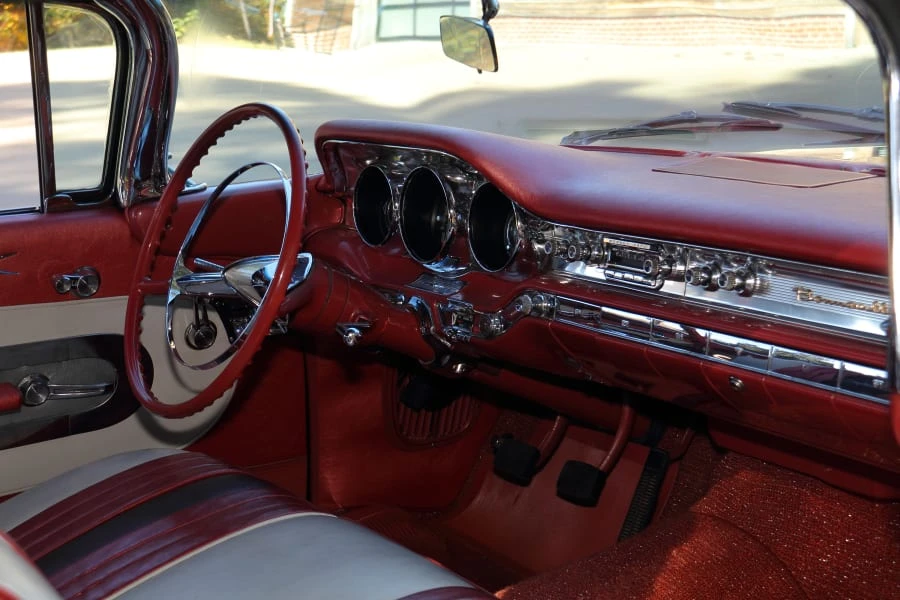1959 Pontiac Bonneville 1st Gen - Image 15 of 30