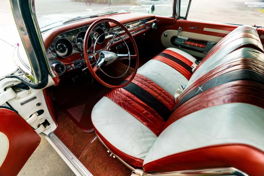 1959 Pontiac Bonneville 1st Gen - Image 14 of 19