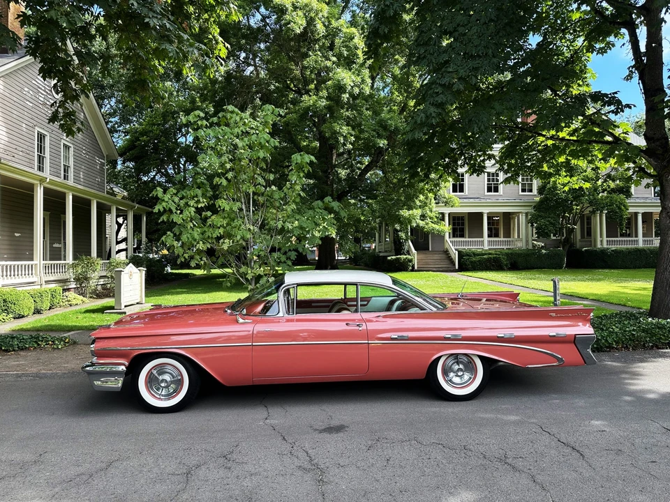1959 Pontiac Bonneville 1st Gen - Image 6 of 31