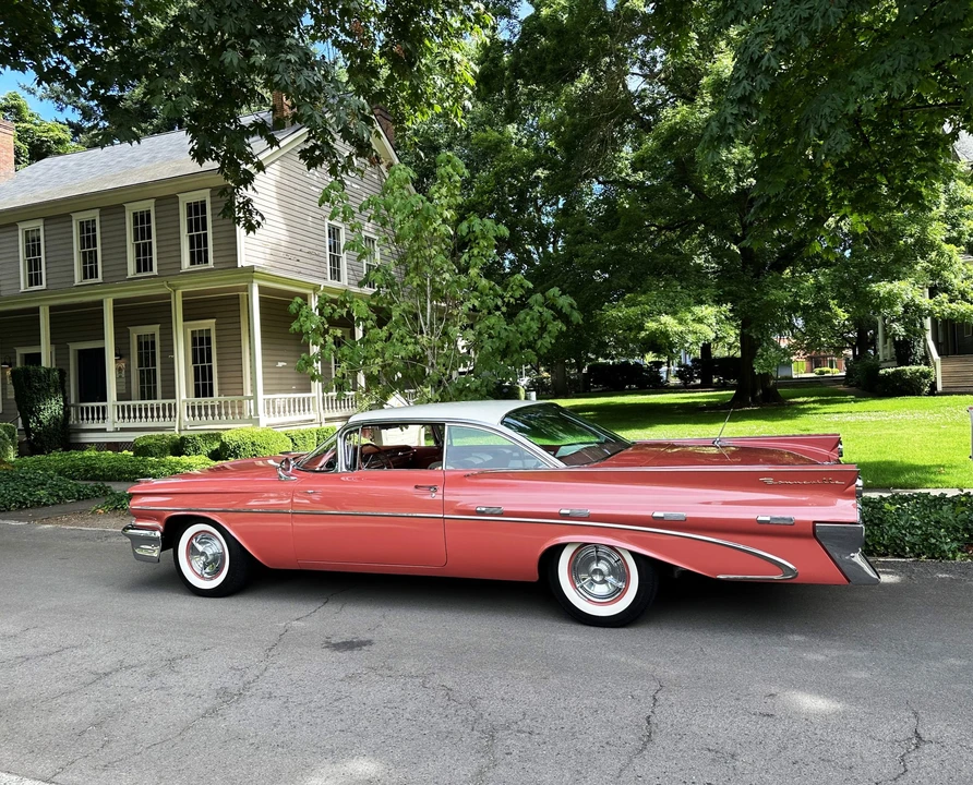 1959 Pontiac Bonneville 1st Gen - Image 7 of 31