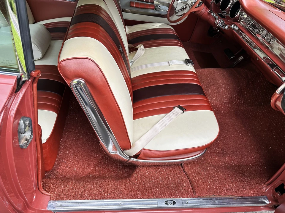 1959 Pontiac Bonneville 1st Gen - Image 29 of 31