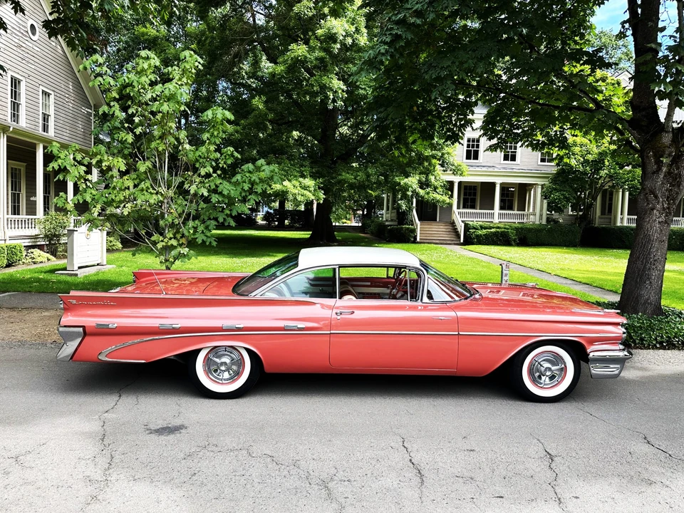 1959 Pontiac Bonneville 1st Gen - Image 15 of 31