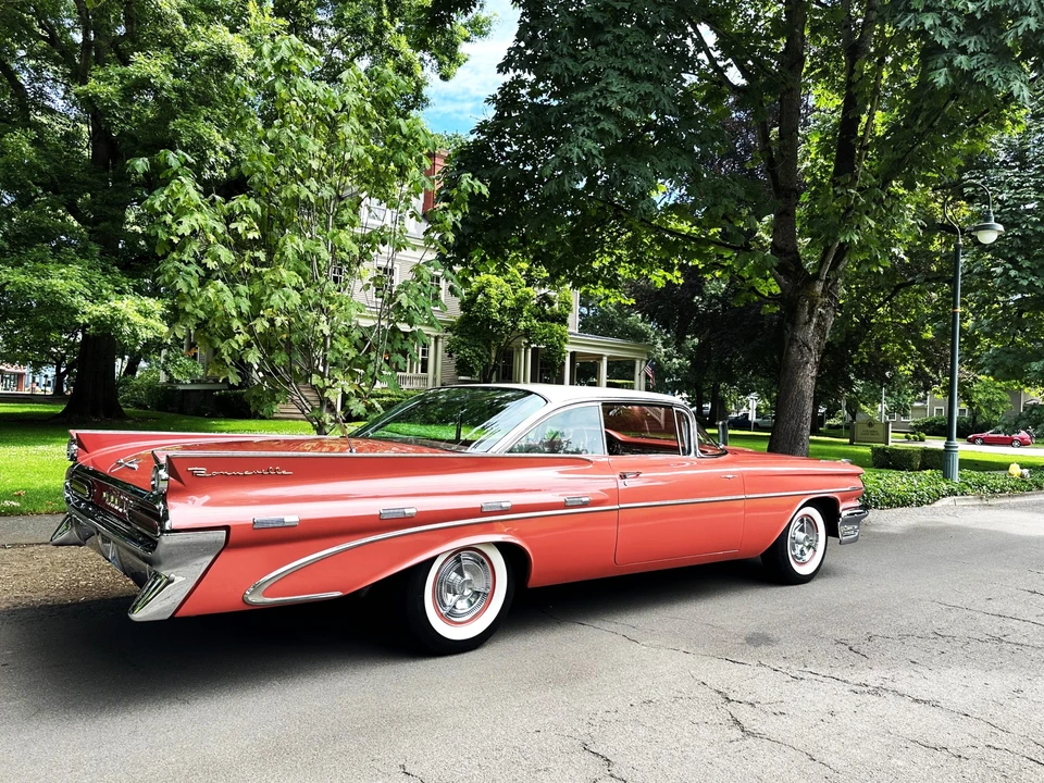 1959 Pontiac Bonneville 1st Gen - Image 13 of 31