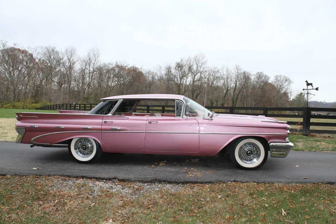 1959 Pontiac Bonneville 1st Gen - Image 10 of 31