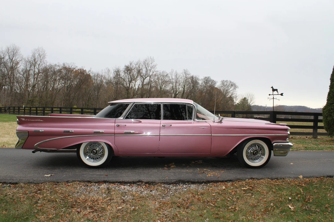 1959 Pontiac Bonneville 1st Gen - Image 11 of 31