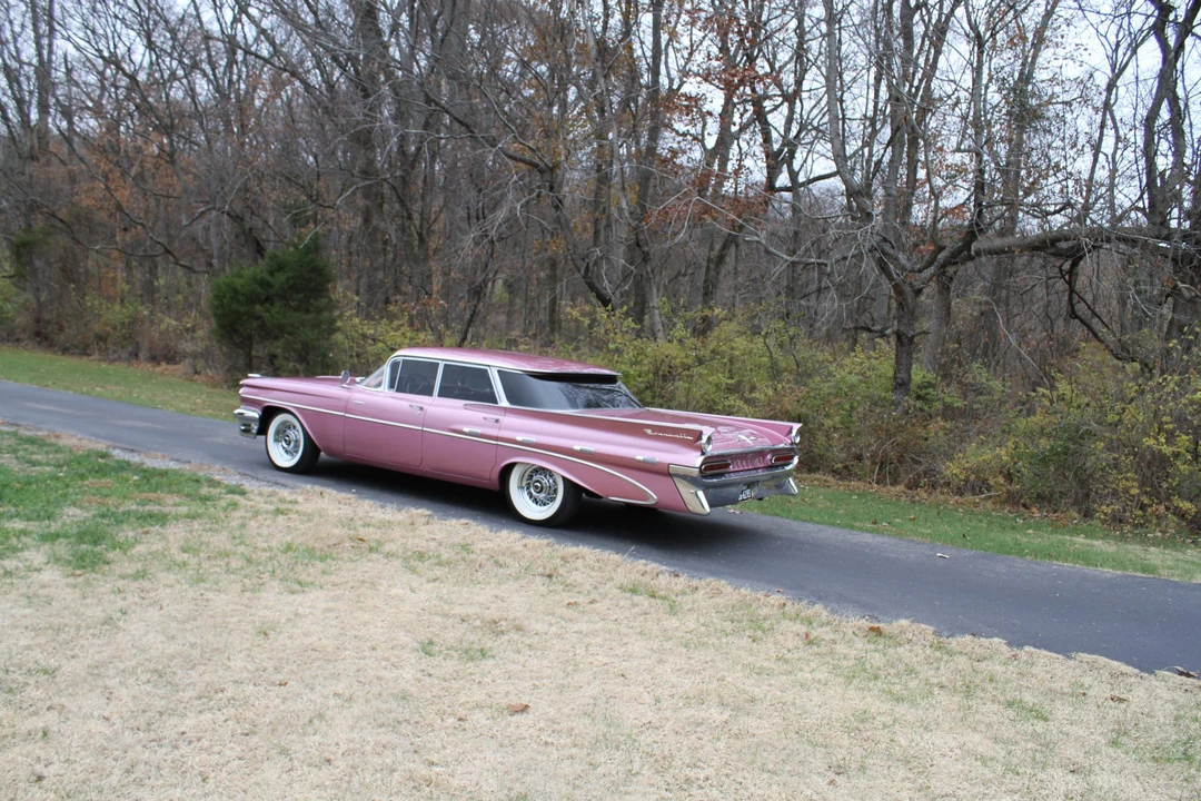 1959 Pontiac Bonneville 1st Gen - Image 4 of 31