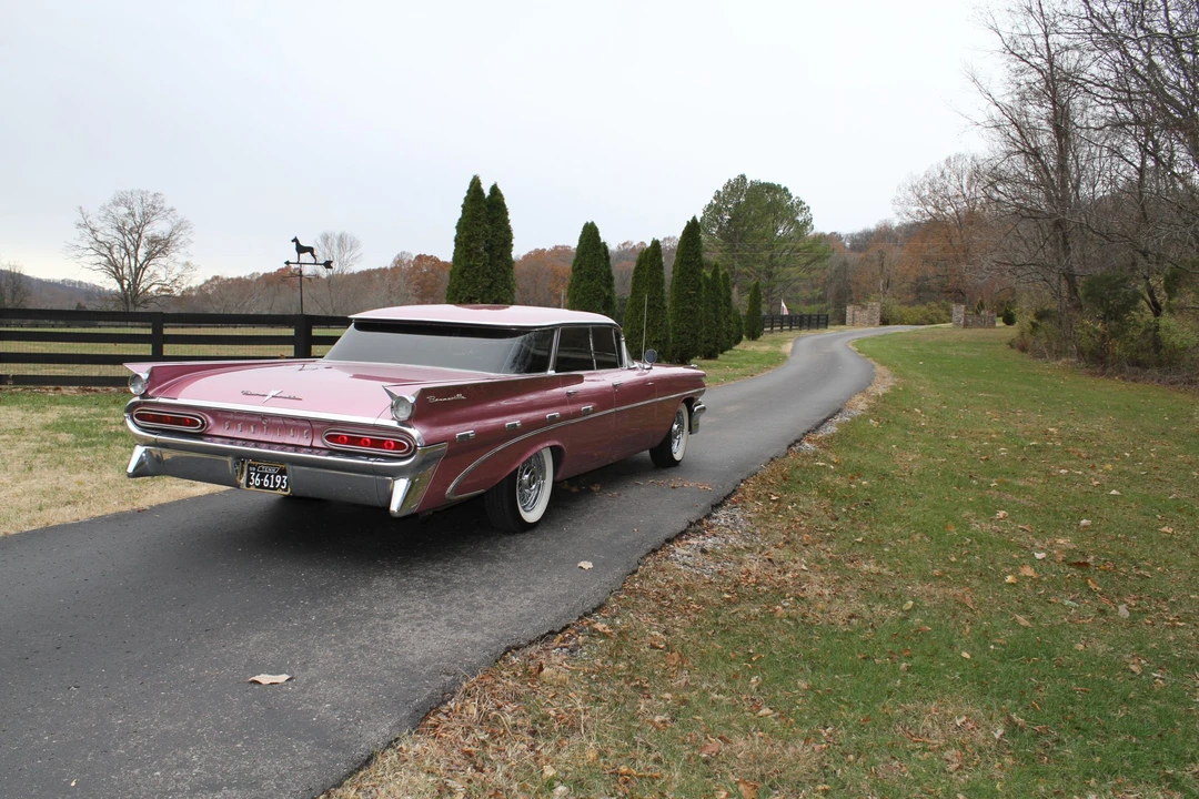1959 Pontiac Bonneville 1st Gen - Image 7 of 31