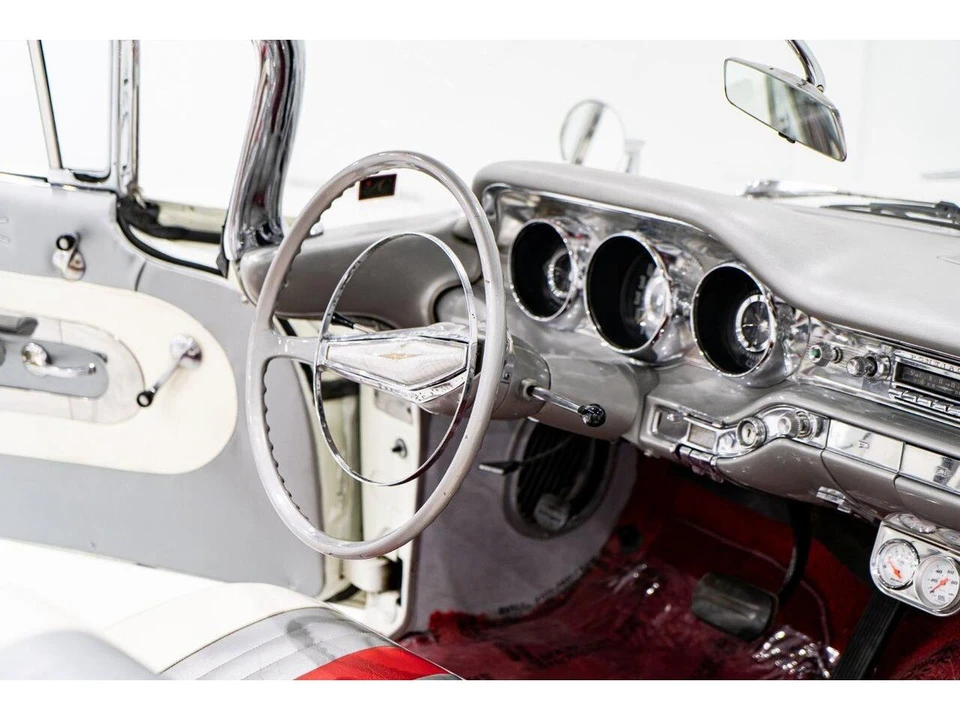 1959 Pontiac Parisienne - Image 10 of 31