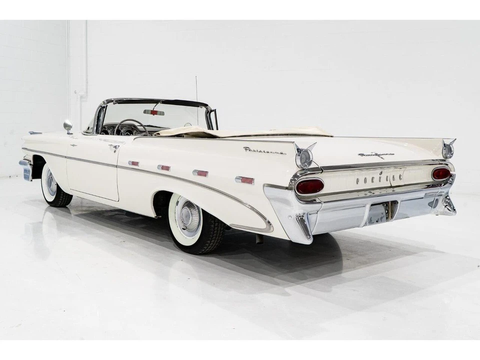 1959 Pontiac Parisienne - Image 2 of 31