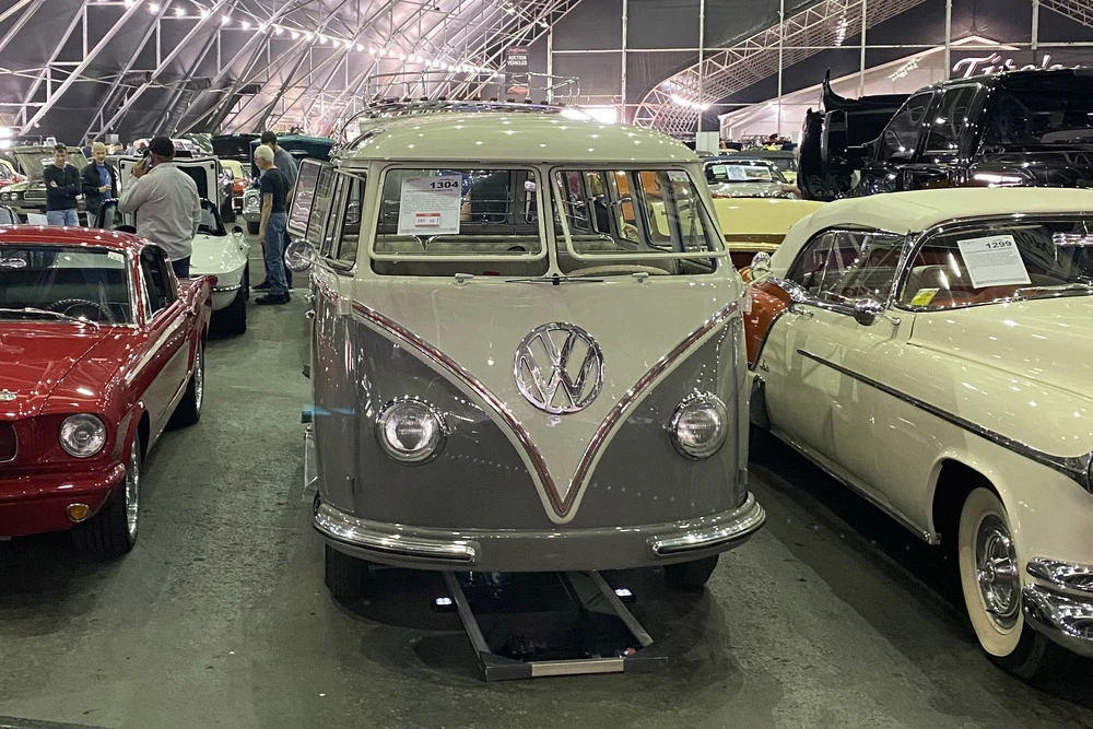 1959 Volkswagen Split-Window Bus - Image 5 of 10