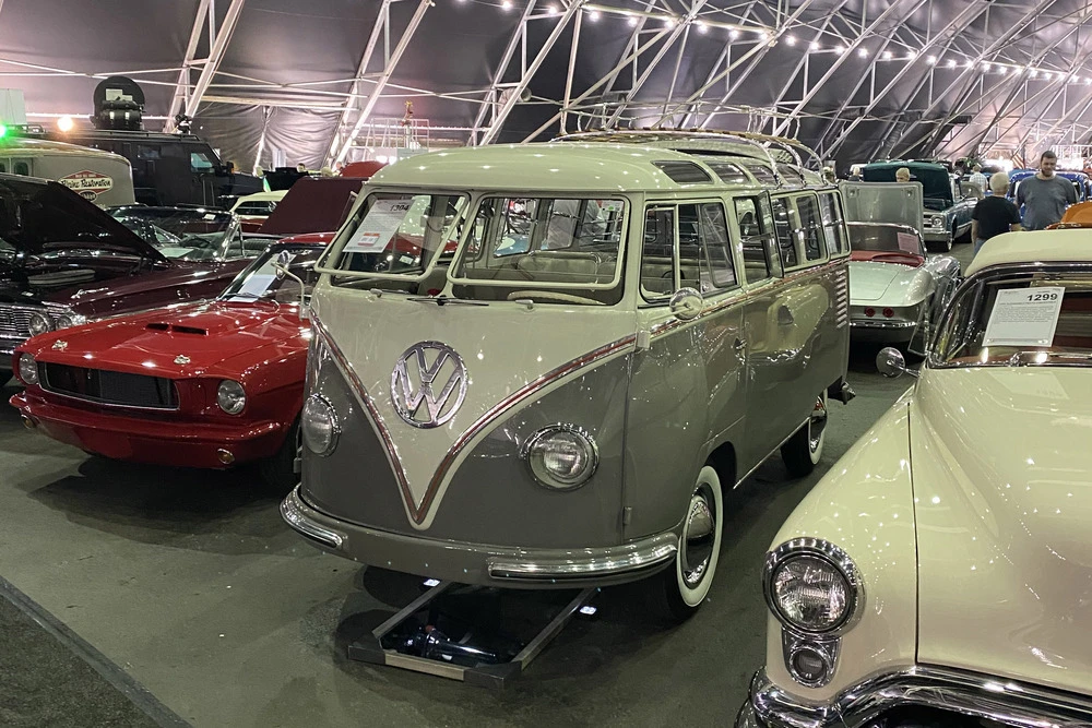 1959 Volkswagen Split-Window Bus - Image 8 of 10