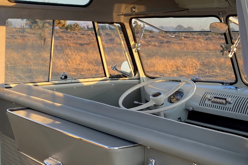 1959 Volkswagen Split-Window Bus - Image 10 of 10