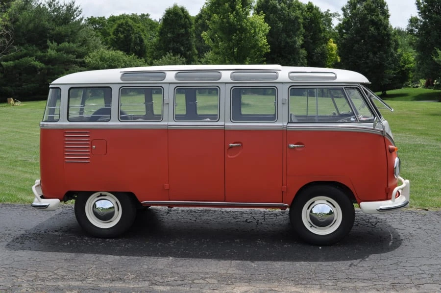 1959 Volkswagen Split-Window Bus - Image 2 of 12