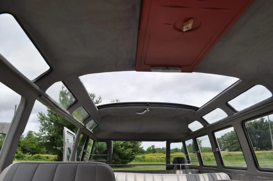 1959 Volkswagen Split-Window Bus - Image 10 of 12