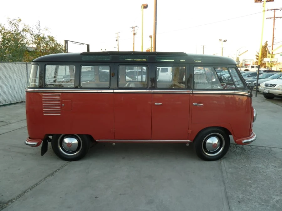 1959 Volkswagen Split-Window Bus - Image 2 of 12
