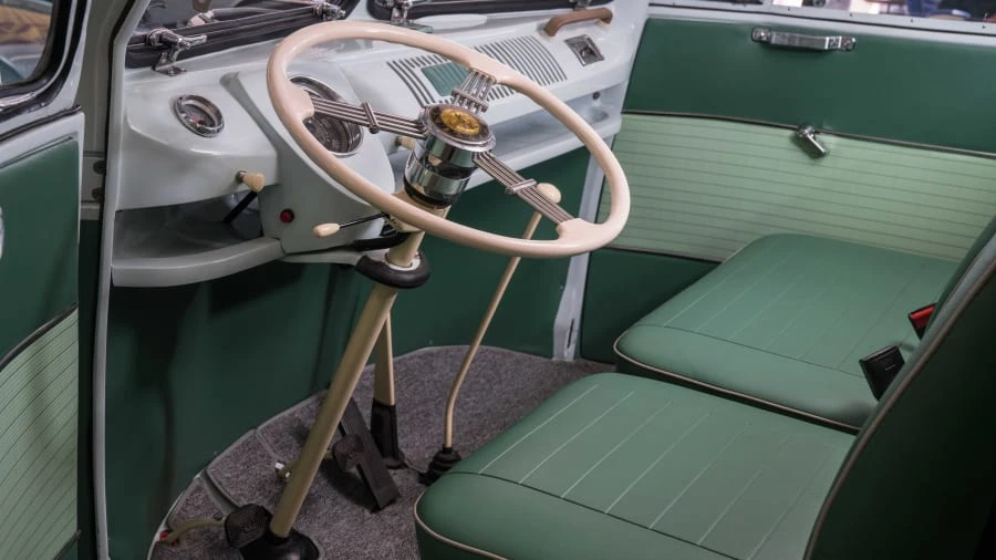 1959 Volkswagen Split-Window Bus - Image 4 of 12