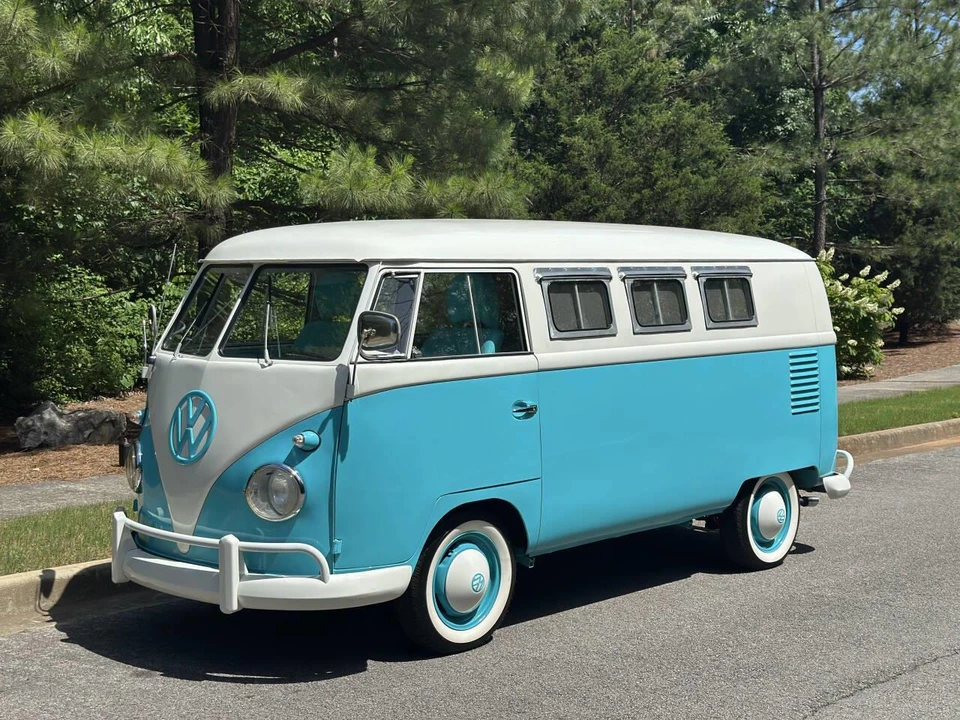 1959 Volkswagen Split-Window Bus - Image 3 of 29