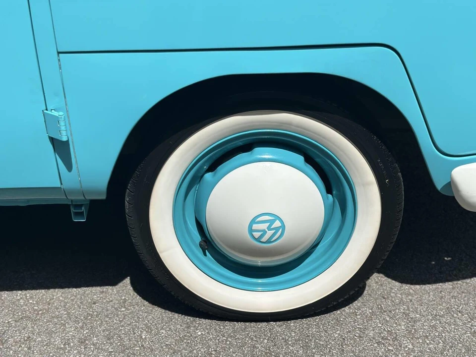 1959 Volkswagen Split-Window Bus - Image 11 of 29