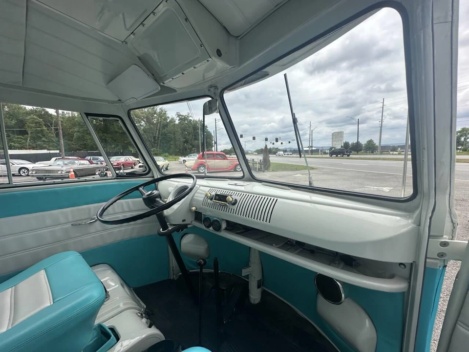 1959 Volkswagen Split-Window Bus - Image 17 of 29