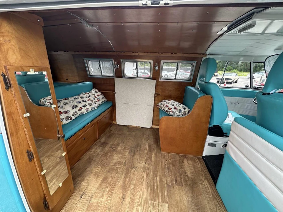 1959 Volkswagen Split-Window Bus - Image 21 of 29