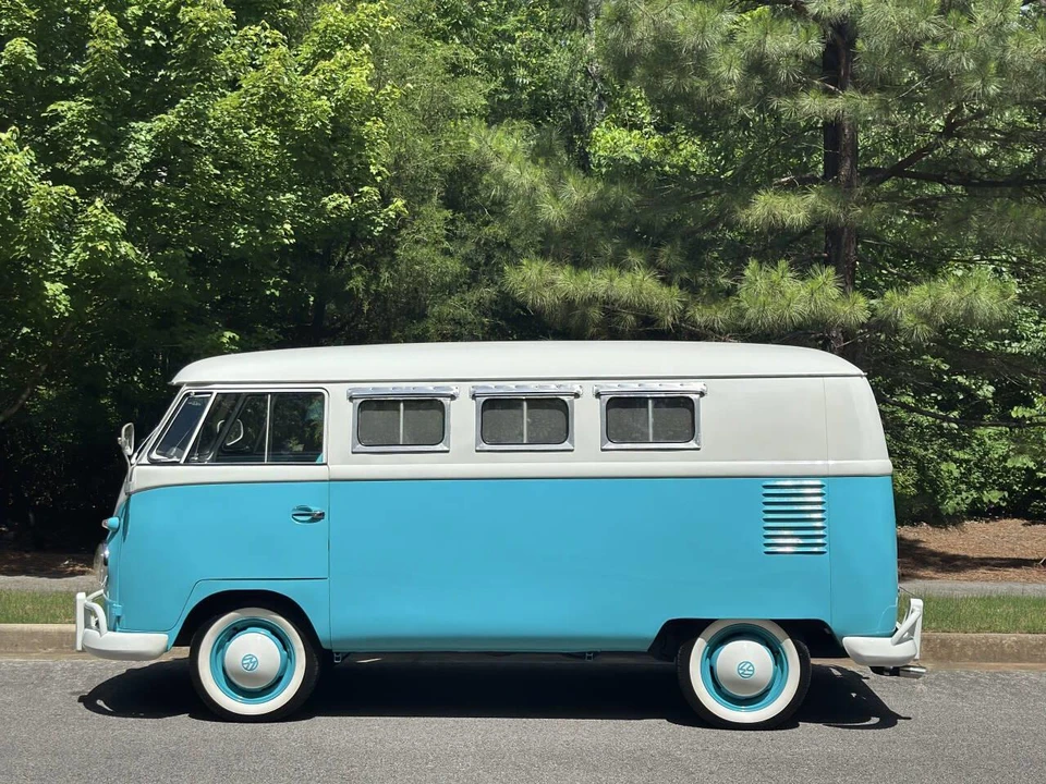 1959 Volkswagen Split-Window Bus - Image 2 of 29