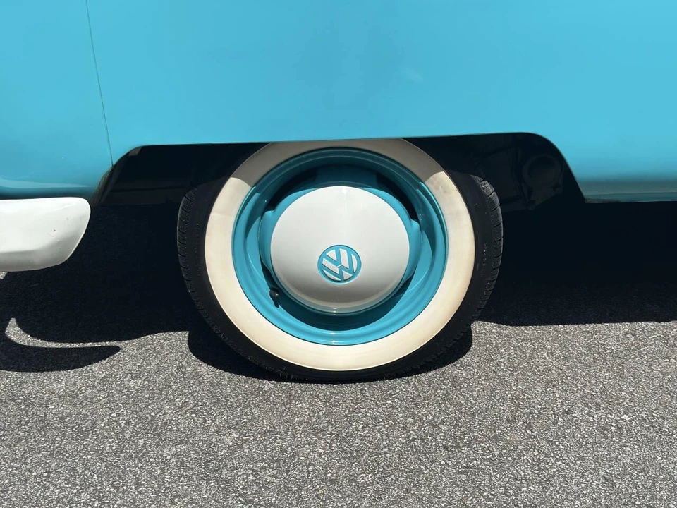 1959 Volkswagen Split-Window Bus - Image 10 of 29