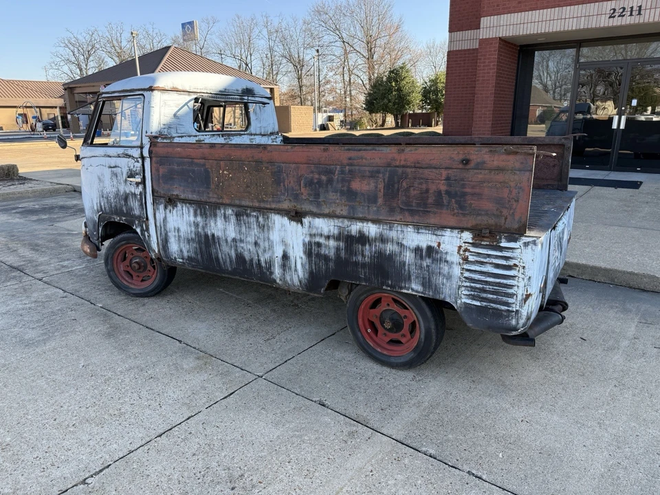 1959 Volkswagen Split-Window Bus - Image 2 of 21