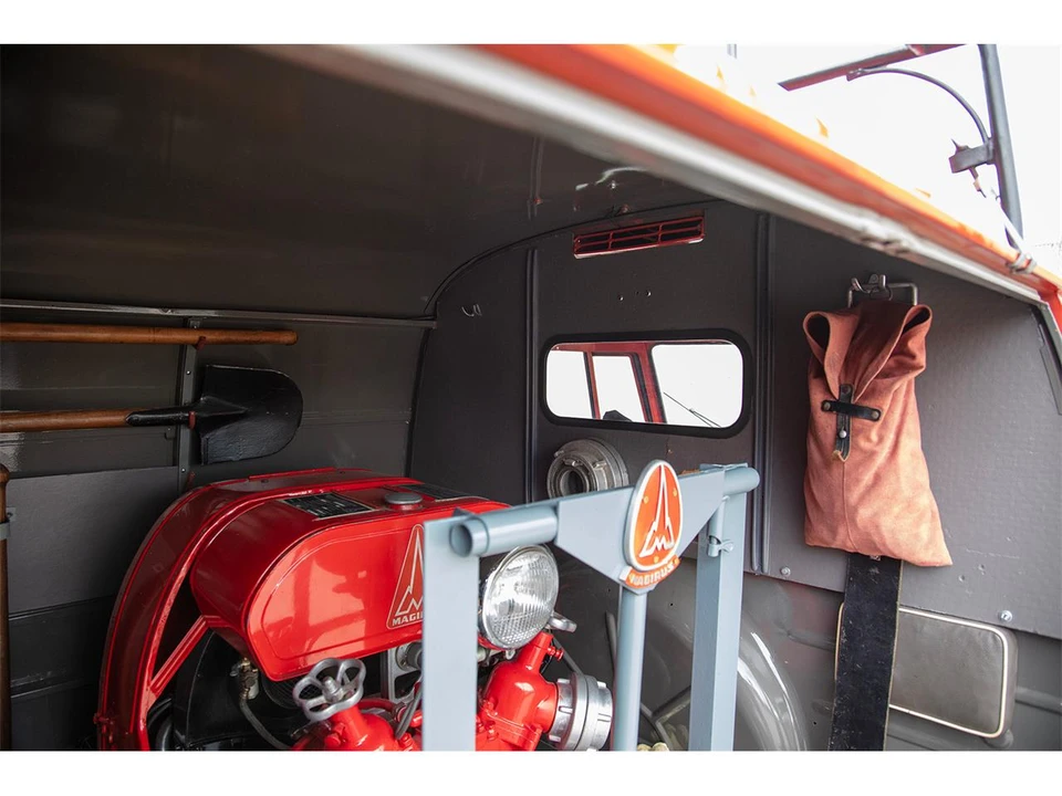 1959 Volkswagen Split-Window Bus - Image 25 of 31