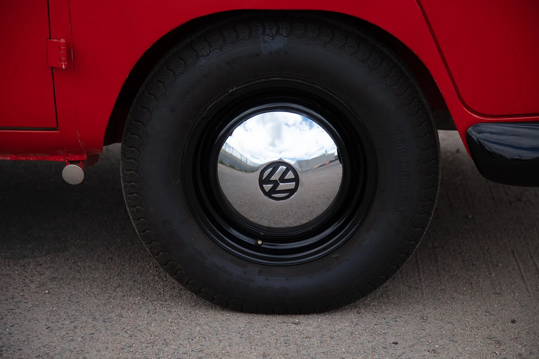 1959 Volkswagen Split-Window Bus - Image 17 of 31
