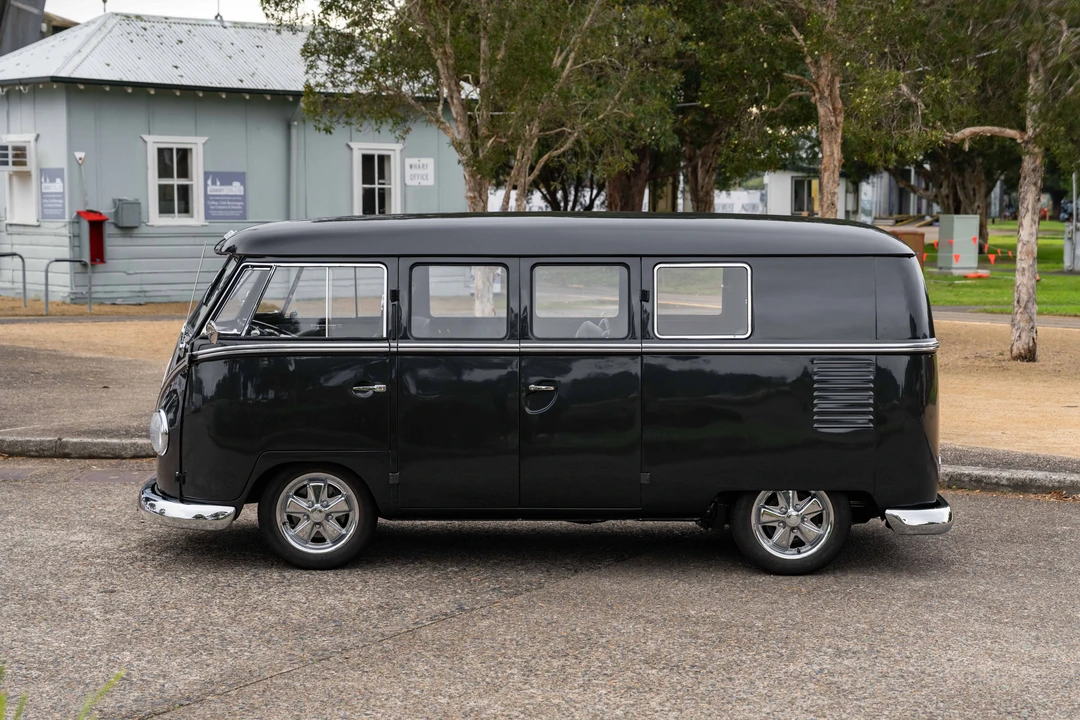 1959 Volkswagen Split-Window Bus - Image 16 of 31