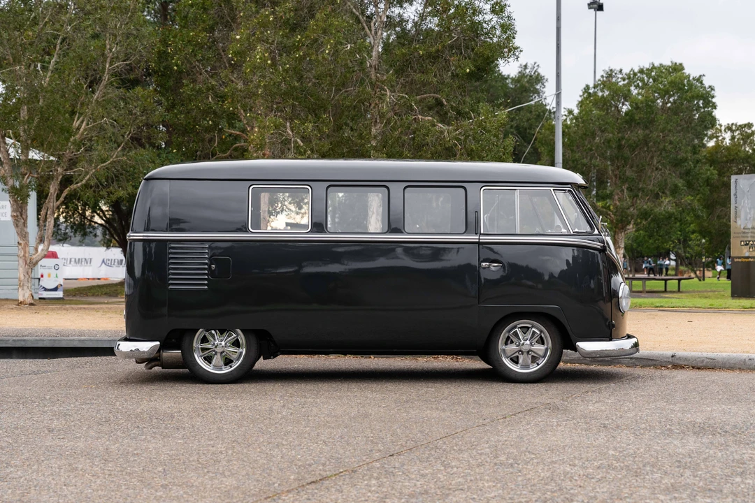1959 Volkswagen Split-Window Bus - Image 4 of 31