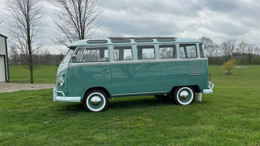 1959 Volkswagen Split-Window Bus - Image 2 of 5