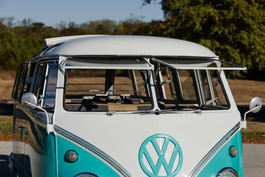 1959 Volkswagen Split-Window Bus - Image 17 of 31