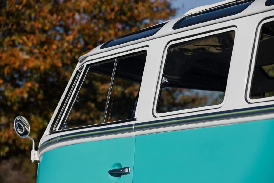 1959 Volkswagen Split-Window Bus - Image 10 of 31