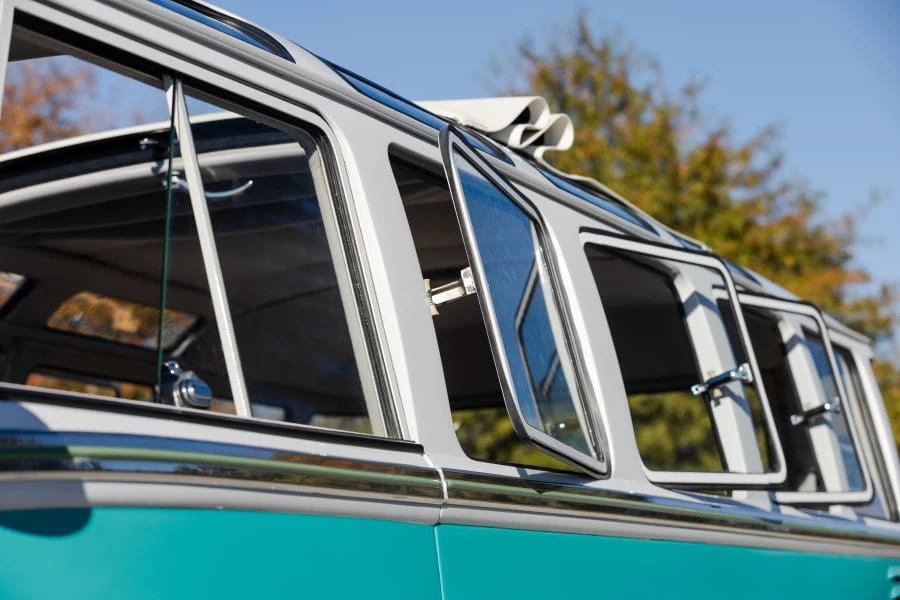 1959 Volkswagen Split-Window Bus - Image 13 of 31