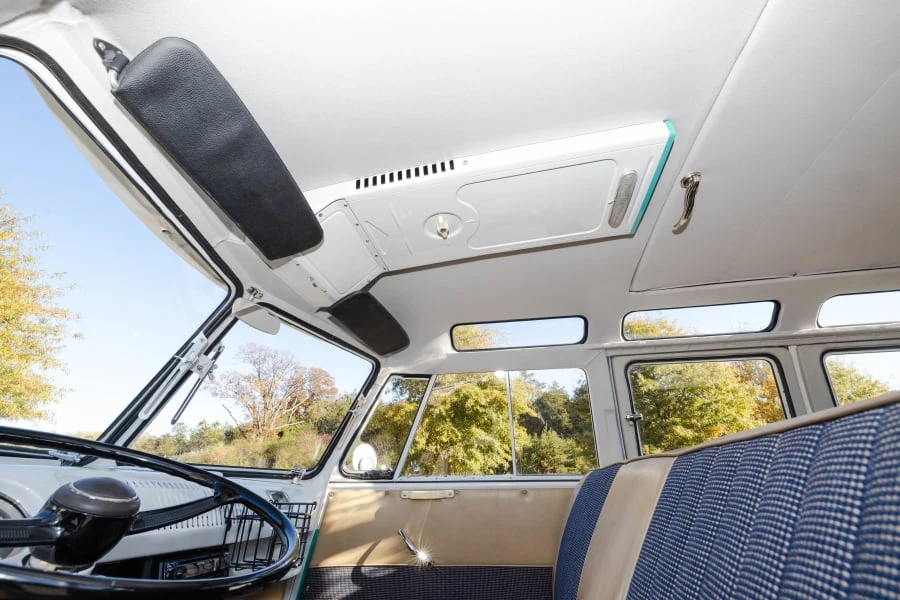 1959 Volkswagen Split-Window Bus - Image 27 of 31