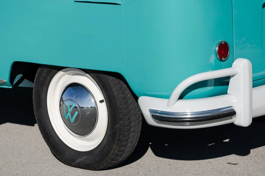 1959 Volkswagen Split-Window Bus - Image 18 of 31