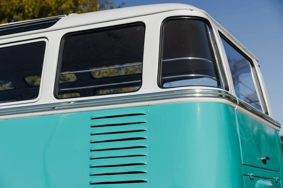 1959 Volkswagen Split-Window Bus - Image 15 of 31