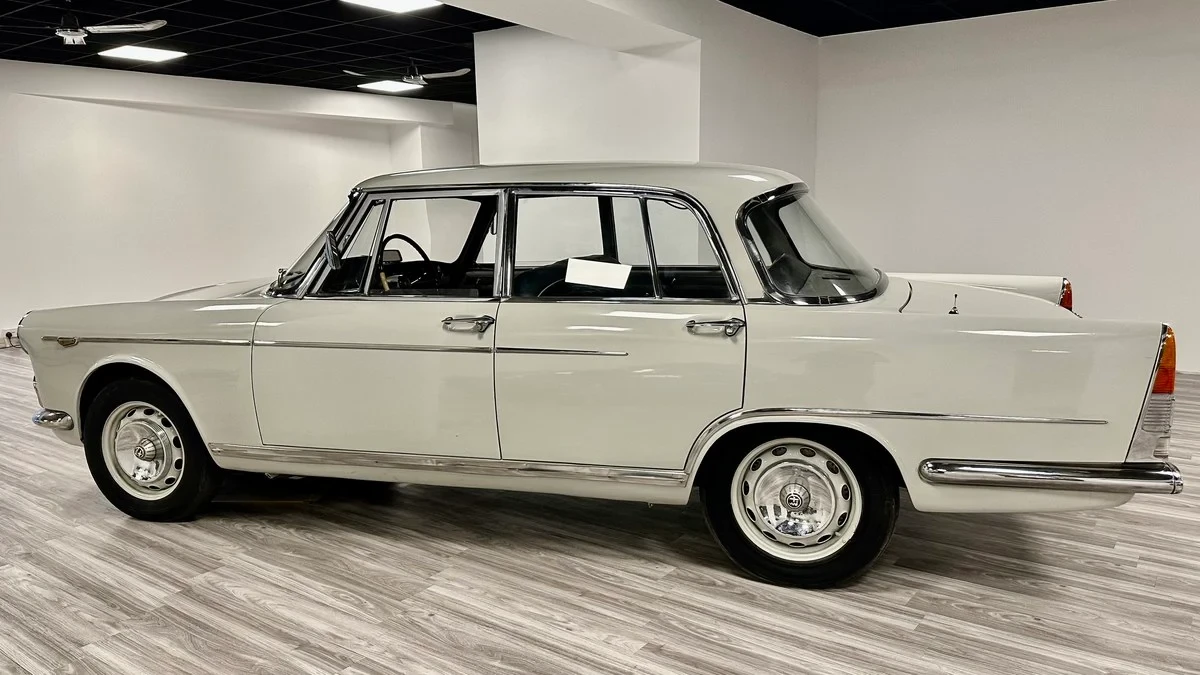 1960 Alfa Romeo 102-Series 2000 - Image 5 of 31