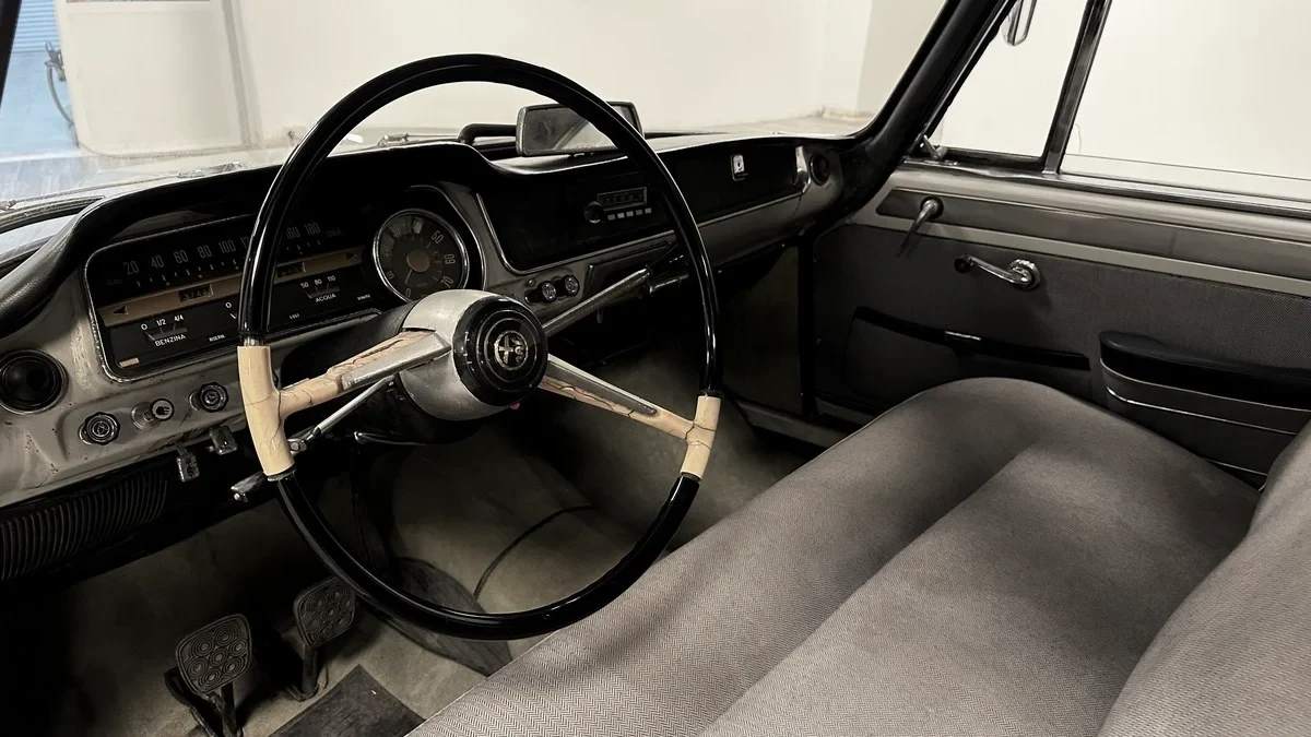 1960 Alfa Romeo 102-Series 2000 - Image 11 of 31