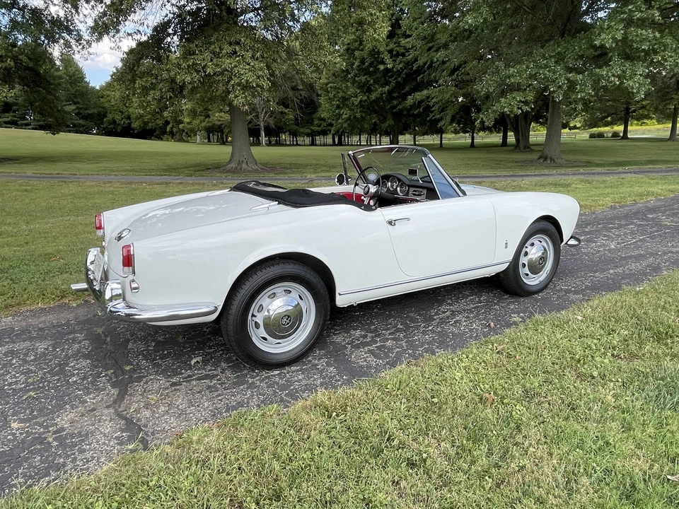 1960 Alfa Romeo Giulietta - Image 9 of 31