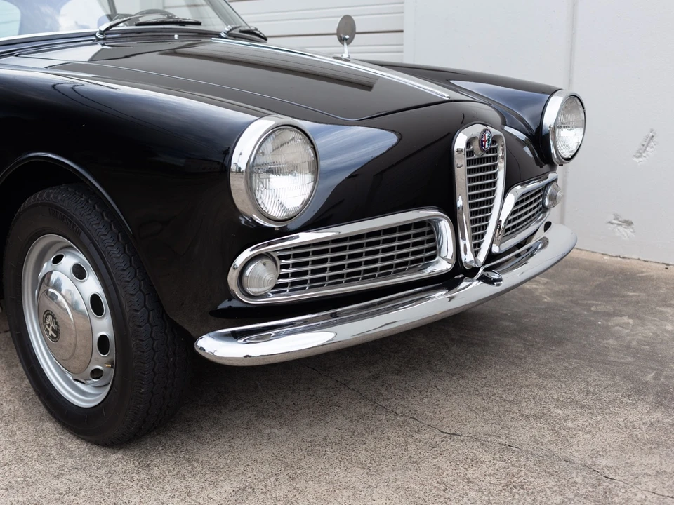 1960 Alfa Romeo Giulietta - Image 25 of 31